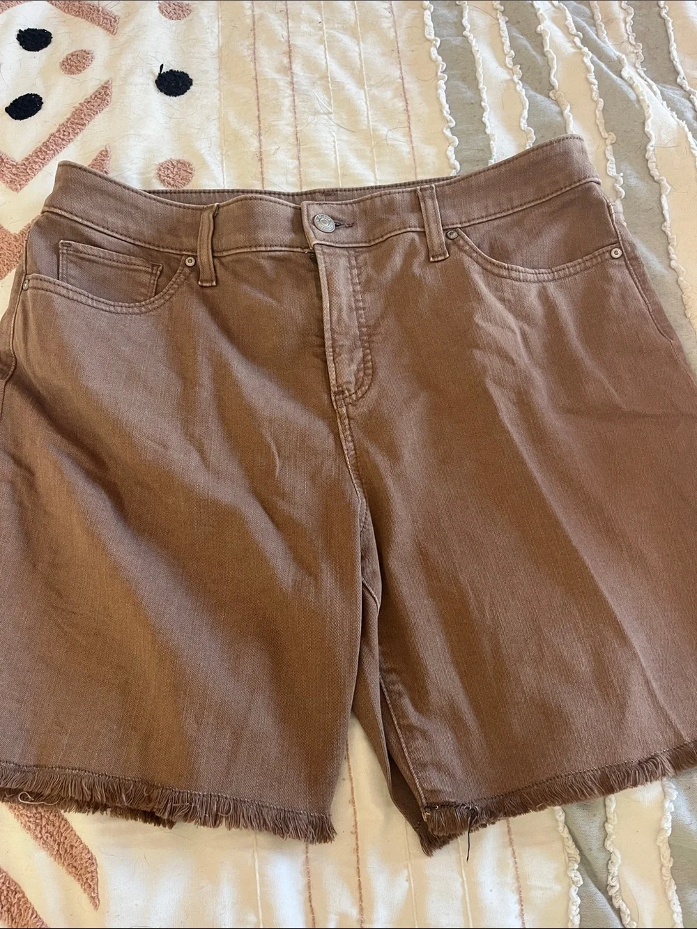 Chico's Khaki Frayed Hem 7” Jean Shorts Size 1.5